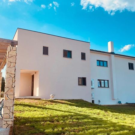 Villa Fluggi Near Labin Santalezi Exterior foto