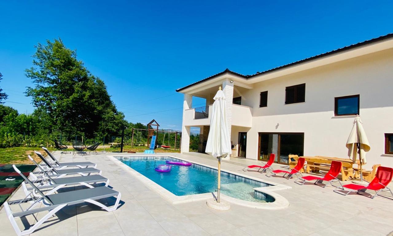 Villa Fluggi Near Labin Santalezi Exterior foto